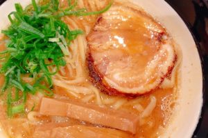 大阪ブラック！金久右衛門(きんぐえもん)のラーメン【グリコ付近】