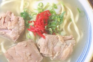 国際通りにあるおいしい沖縄そば『むつみ橋 かどや』