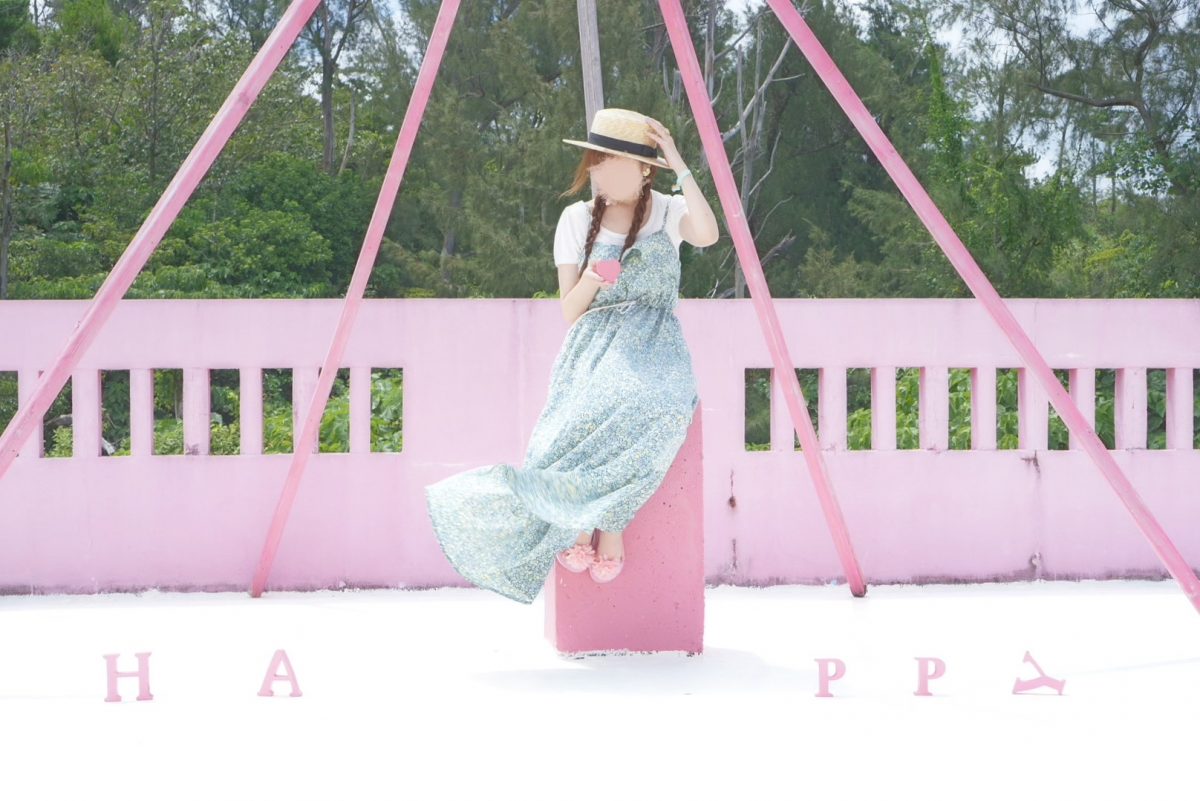 ピンクのLOVEがかわいい♡恩納村のインスタ映えジュースバー『マジェンタンブルー』