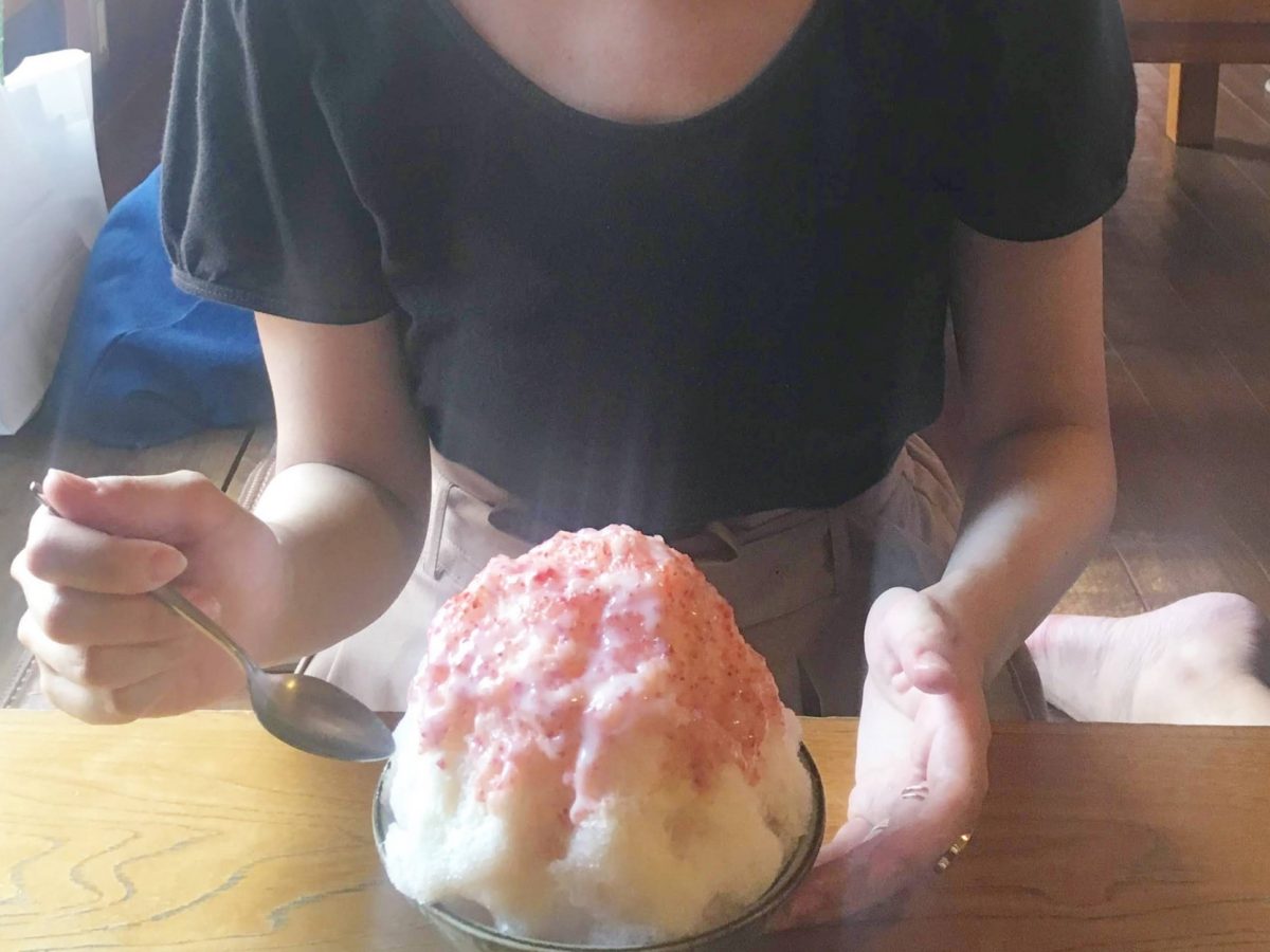 伊勢のおかげ横丁で名物かき氷『赤福氷』が食べれる団五郎茶屋