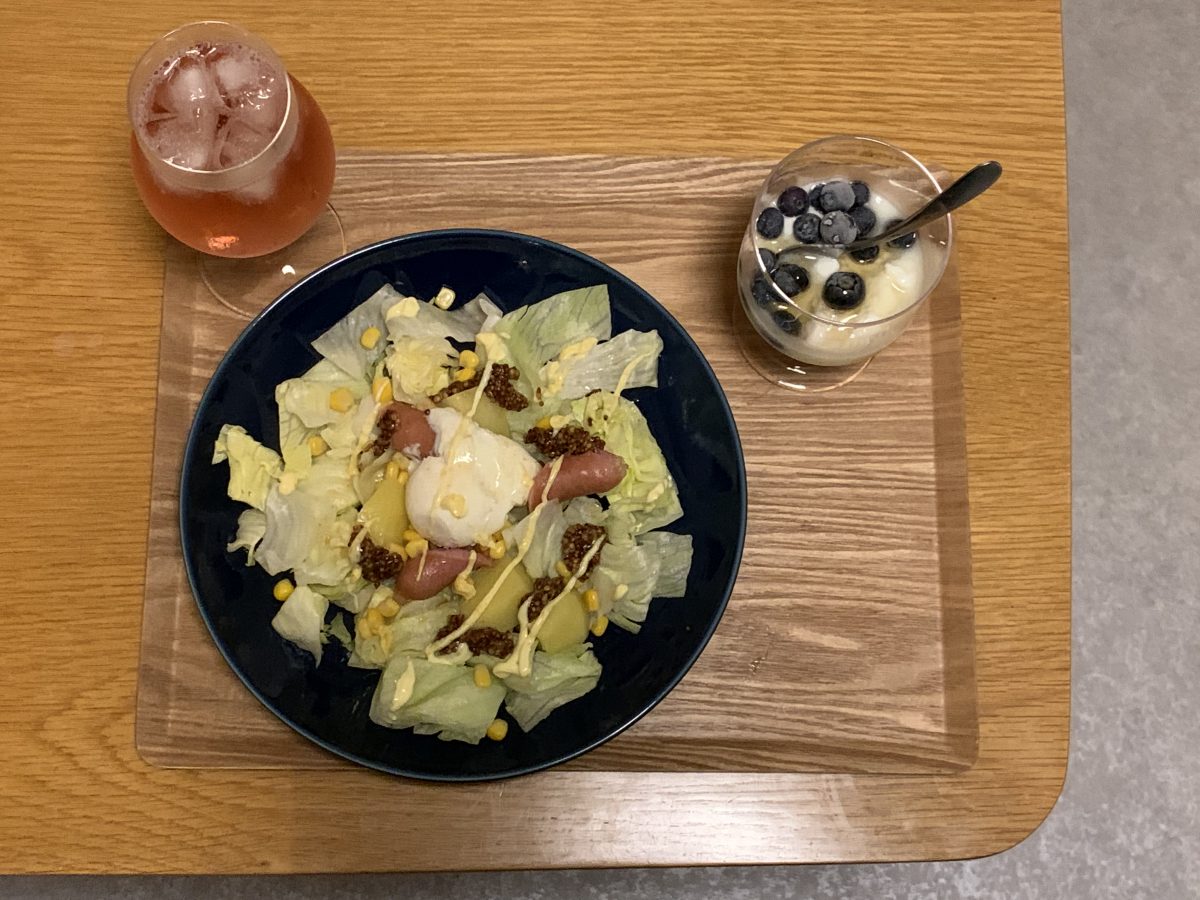 じゃがいもウインナーゆで卵のホットサラダ