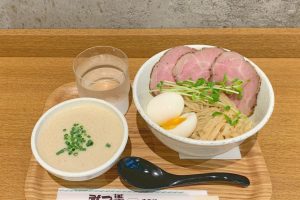 奈良発！行列ラーメン店『みつ葉あべの派出所』